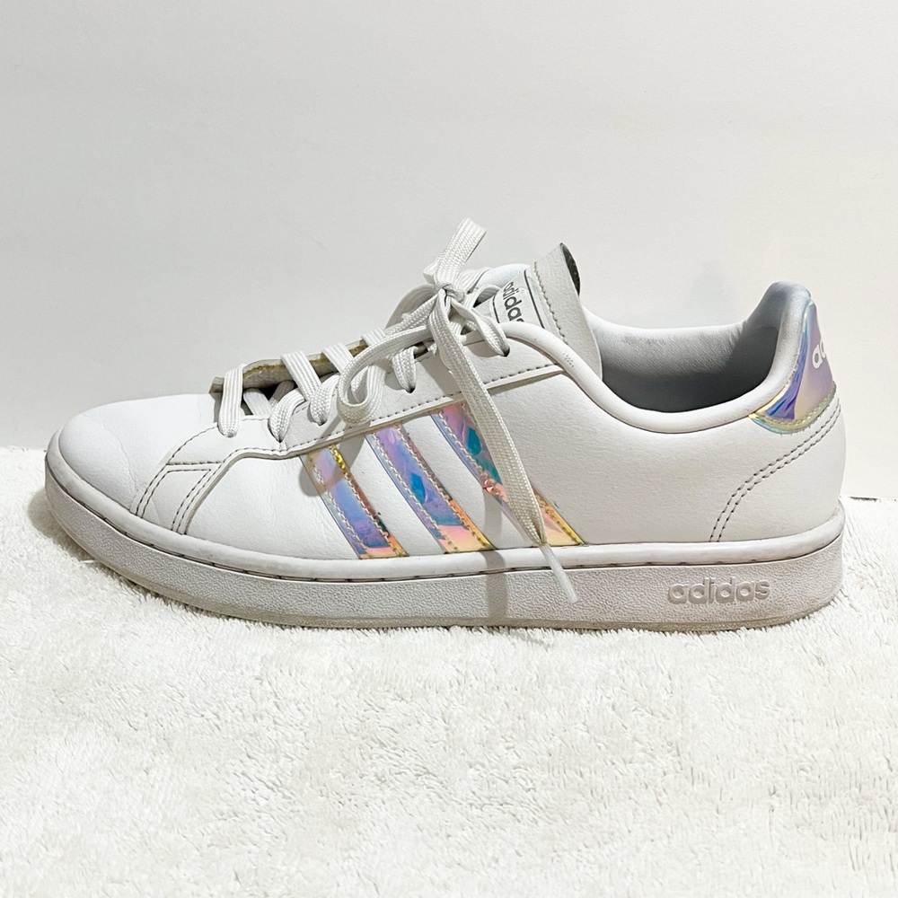 Adidas Ladies Laced Sneakers White with Iridescent Size 8 Casual Athletic
